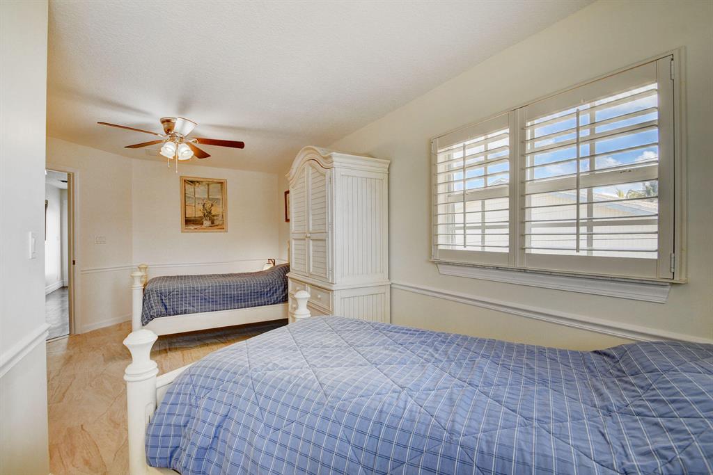 TROPICAL PARK - Residential Lease