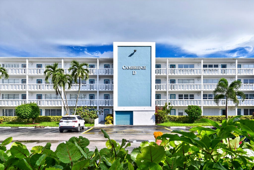 Photo of 2079 Cambridge D #2079, Deerfield Beach, FL 33442 (MLS # B26076020)