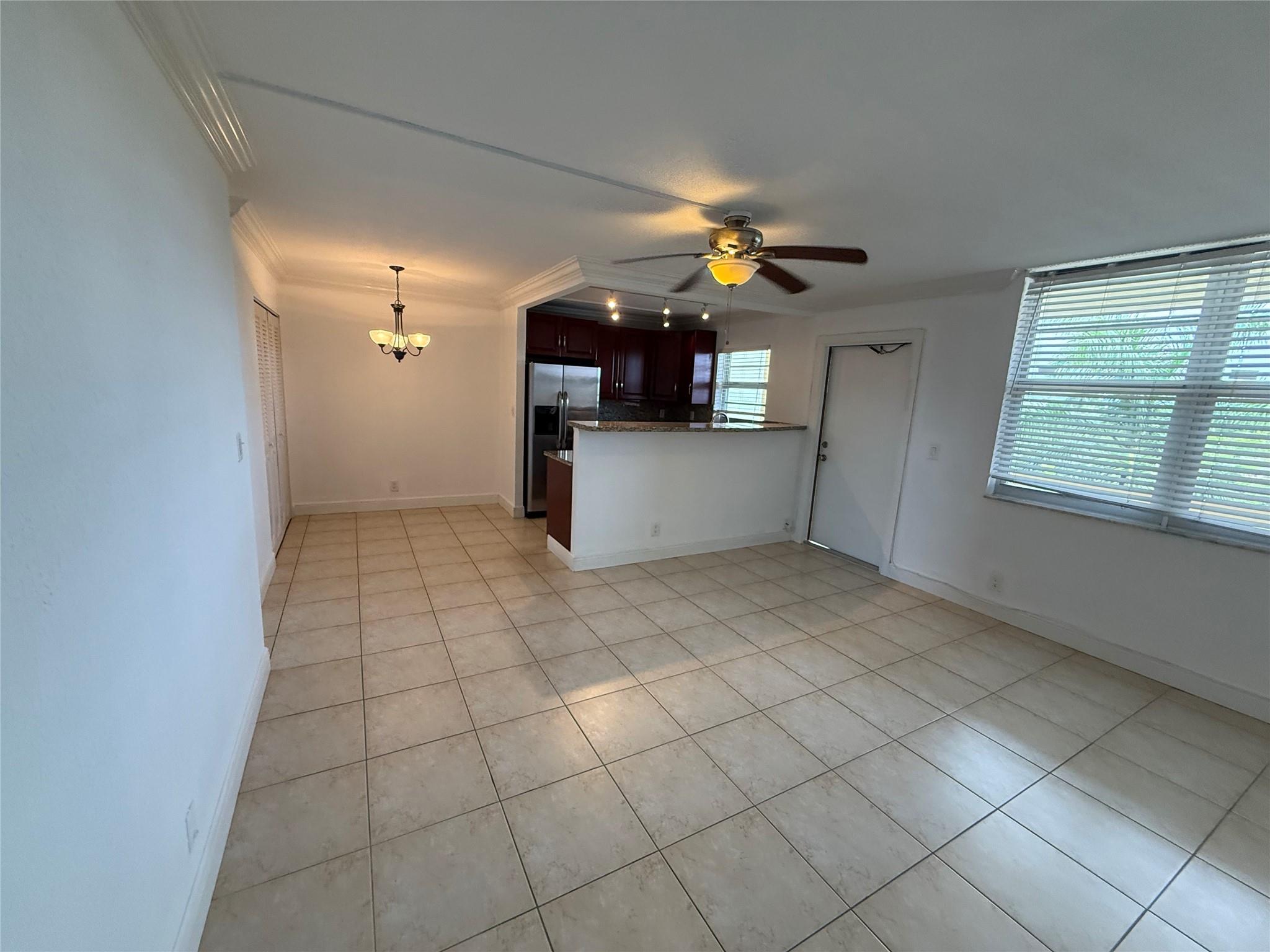 2400 NE 10th St 403