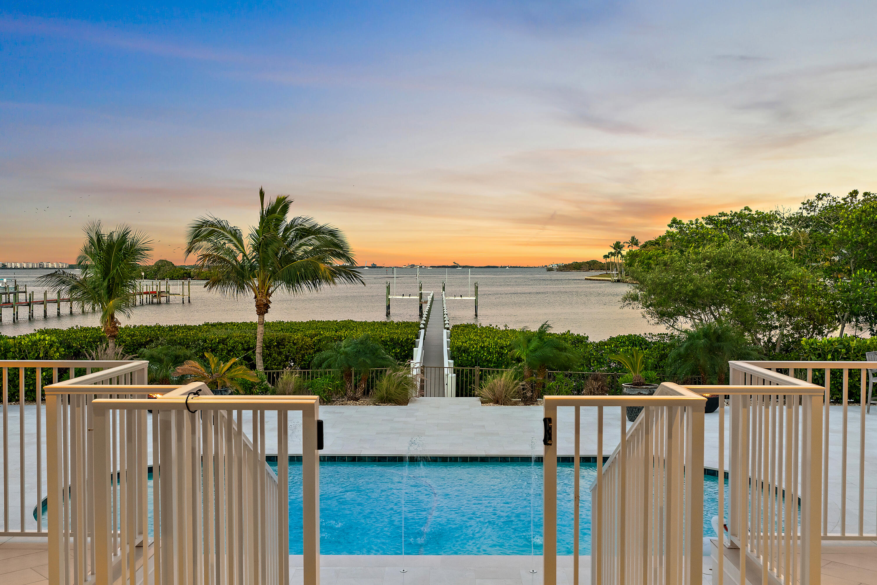 RIVERVIEW (SEWALL'S POINT) - Residential