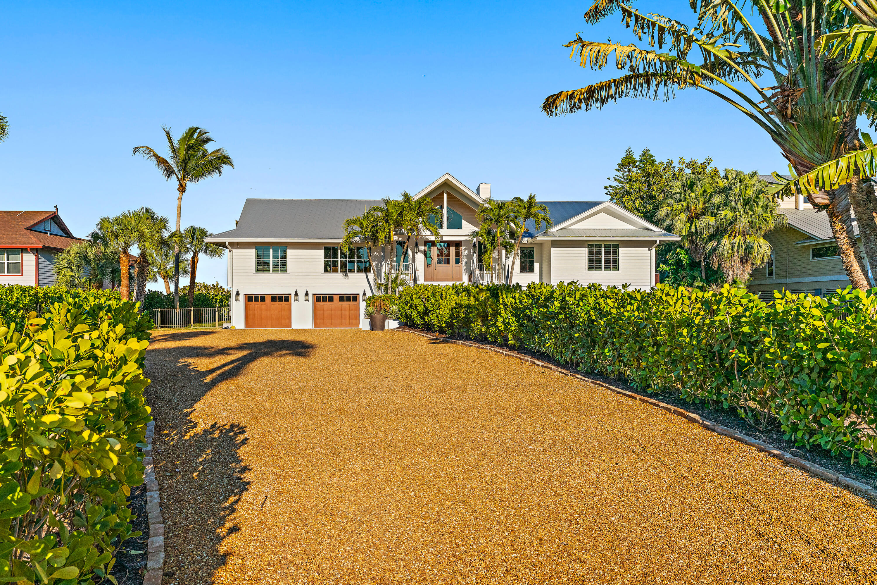 116 S Sewalls Point Road, Sewalls Point, FL, 34996/$5,775,000 4 116 S Sewalls Point Road
