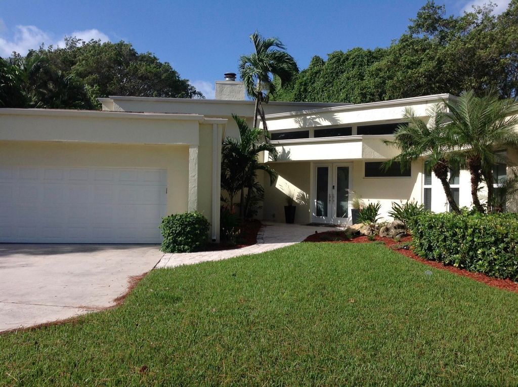 Photo of 20981 Verano Way, Boca Raton, FL 33433 (MLS # R10954983)