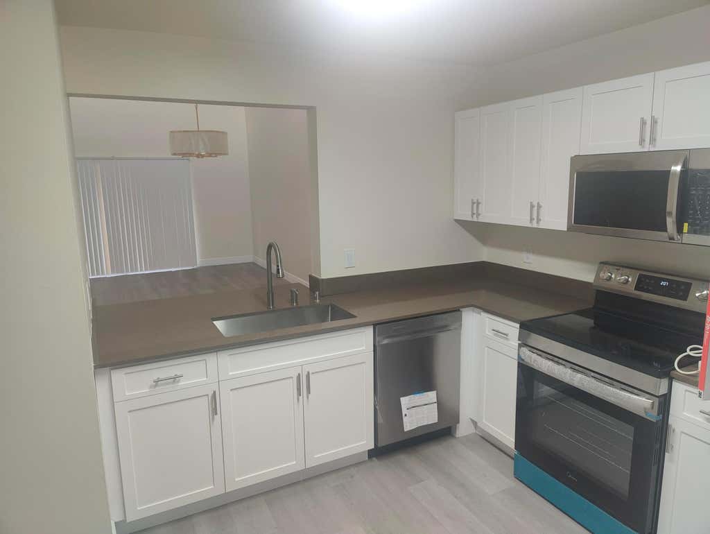Photo of 302 LAKEVIEW Drive E #302, Royal Palm Beach, FL 33411 (MLS # B26057713)