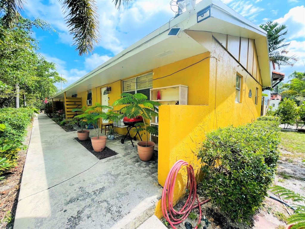 Photo of 531 27th Street #Unit 1, West Palm Beach, FL 33407 (MLS # B26017417)