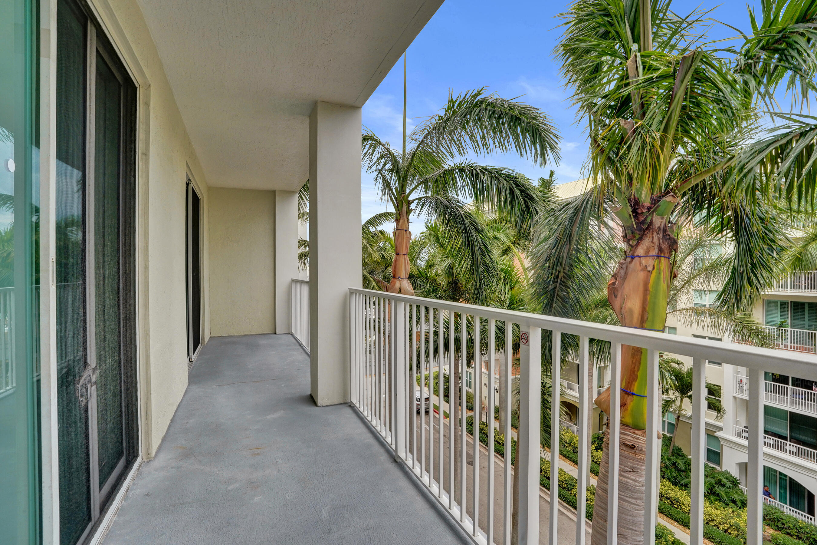 MOORINGS AT LANTANA CONDO 2 - Residential