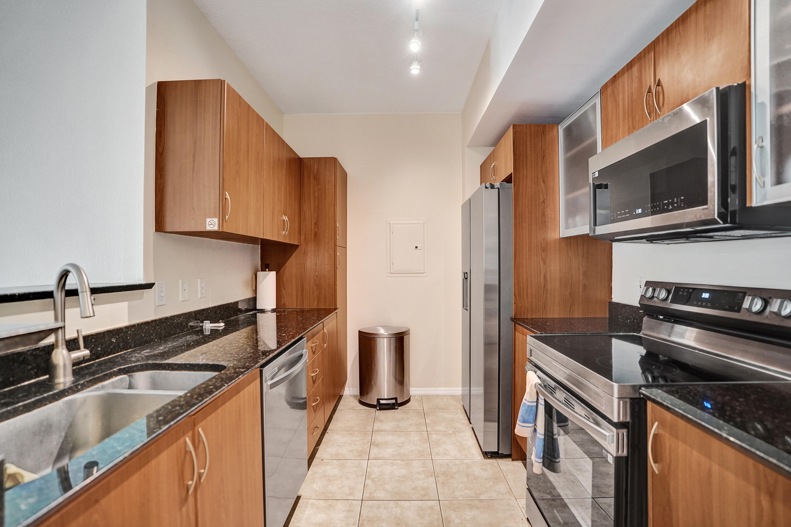 MOORINGS AT LANTANA CONDO 2 - Residential