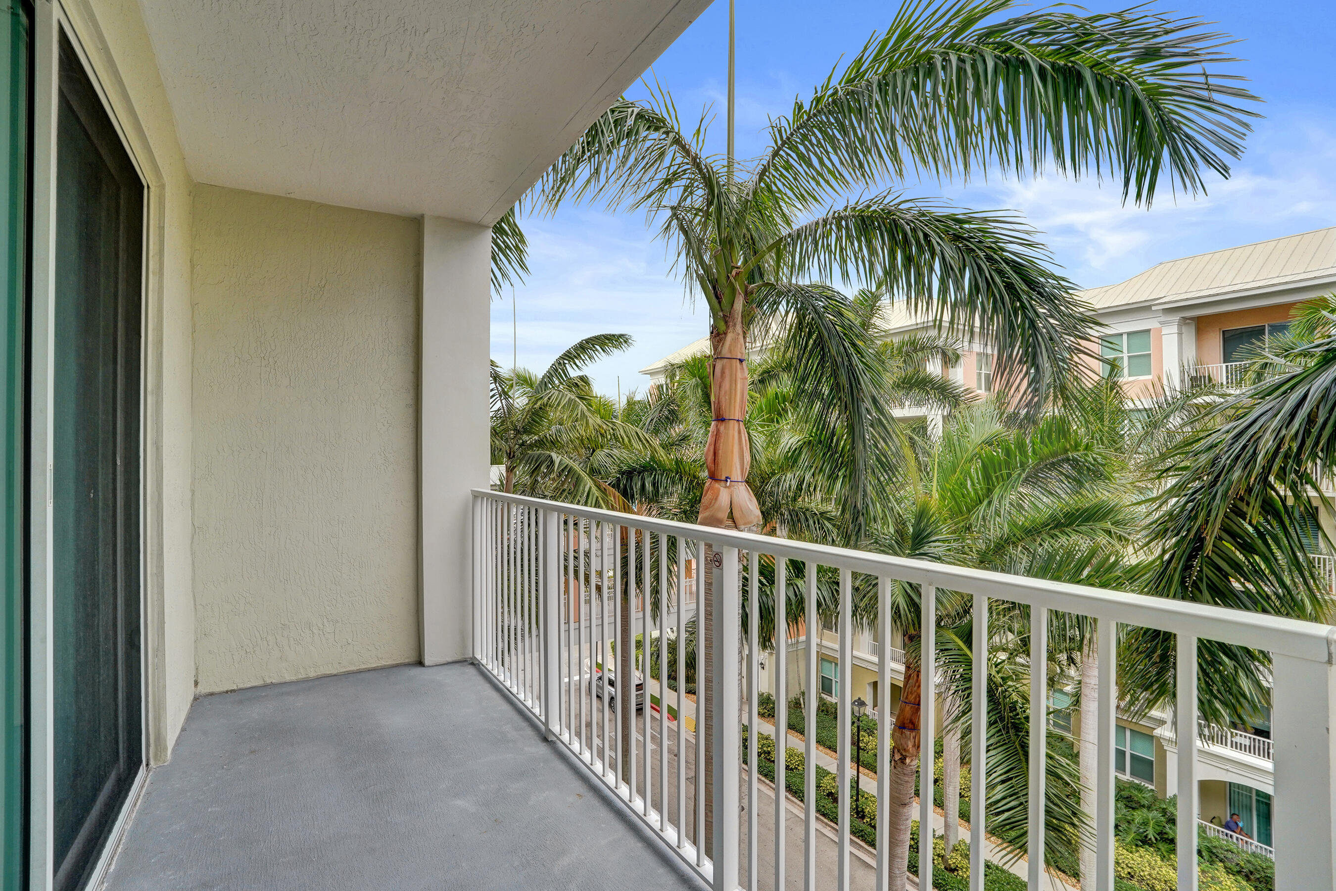 MOORINGS AT LANTANA CONDO 2 - Residential