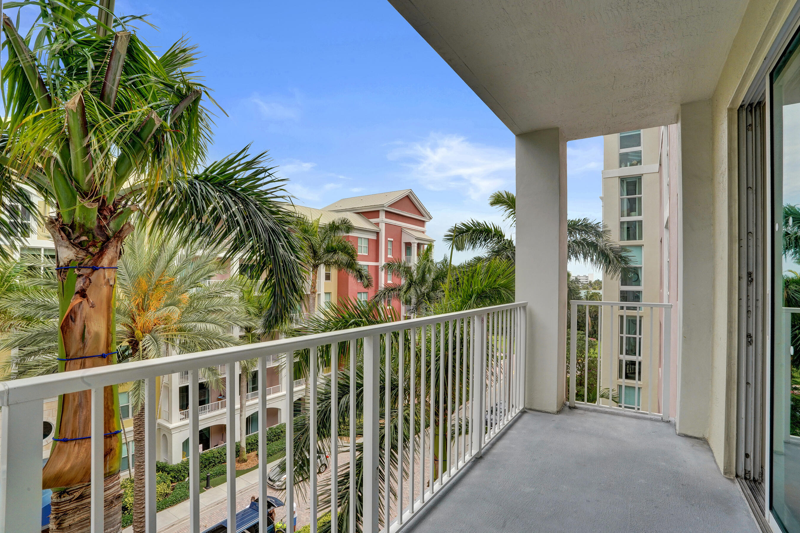 MOORINGS AT LANTANA CONDO 2 - Residential