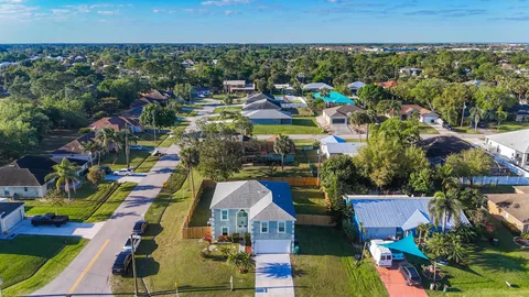 1516 SW Abingdon Avenue, Port St Lucie, FL MLS: R11071970