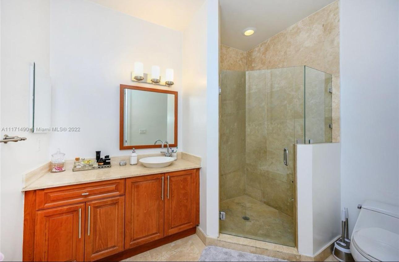 Ponce Tower Condo - Residential Lease