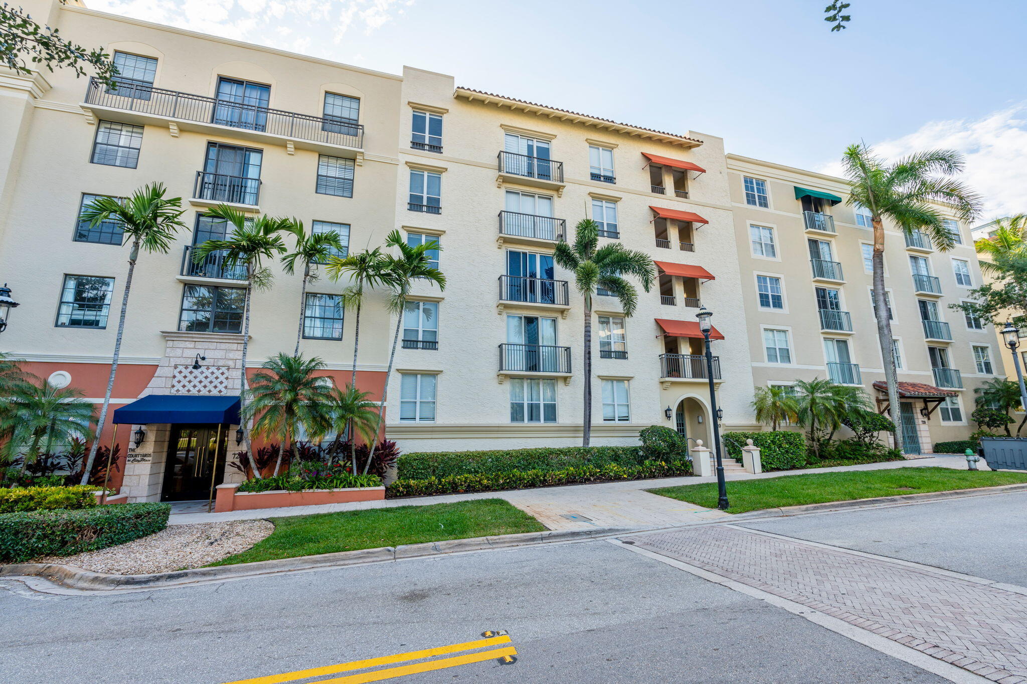 COURTYARDS IN CITYPLACE CONDO - Residential