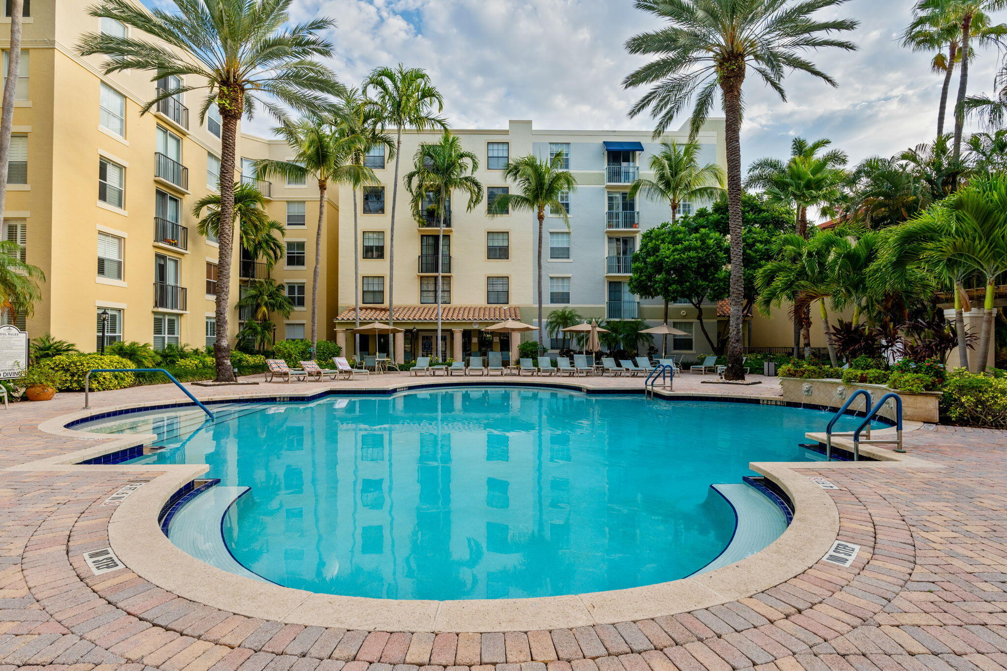 COURTYARDS IN CITYPLACE CONDO - Residential
