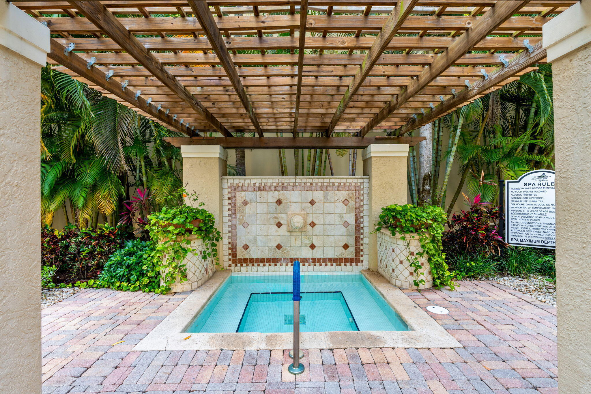 COURTYARDS IN CITYPLACE CONDO - Residential