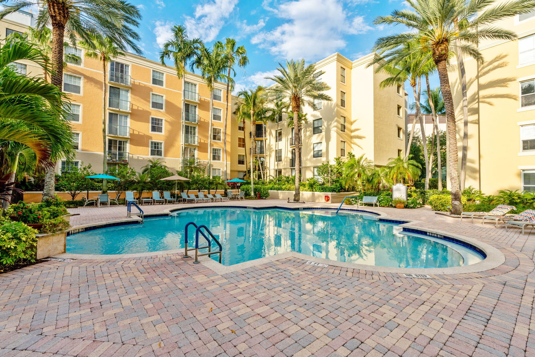 COURTYARDS IN CITYPLACE CONDO - Residential
