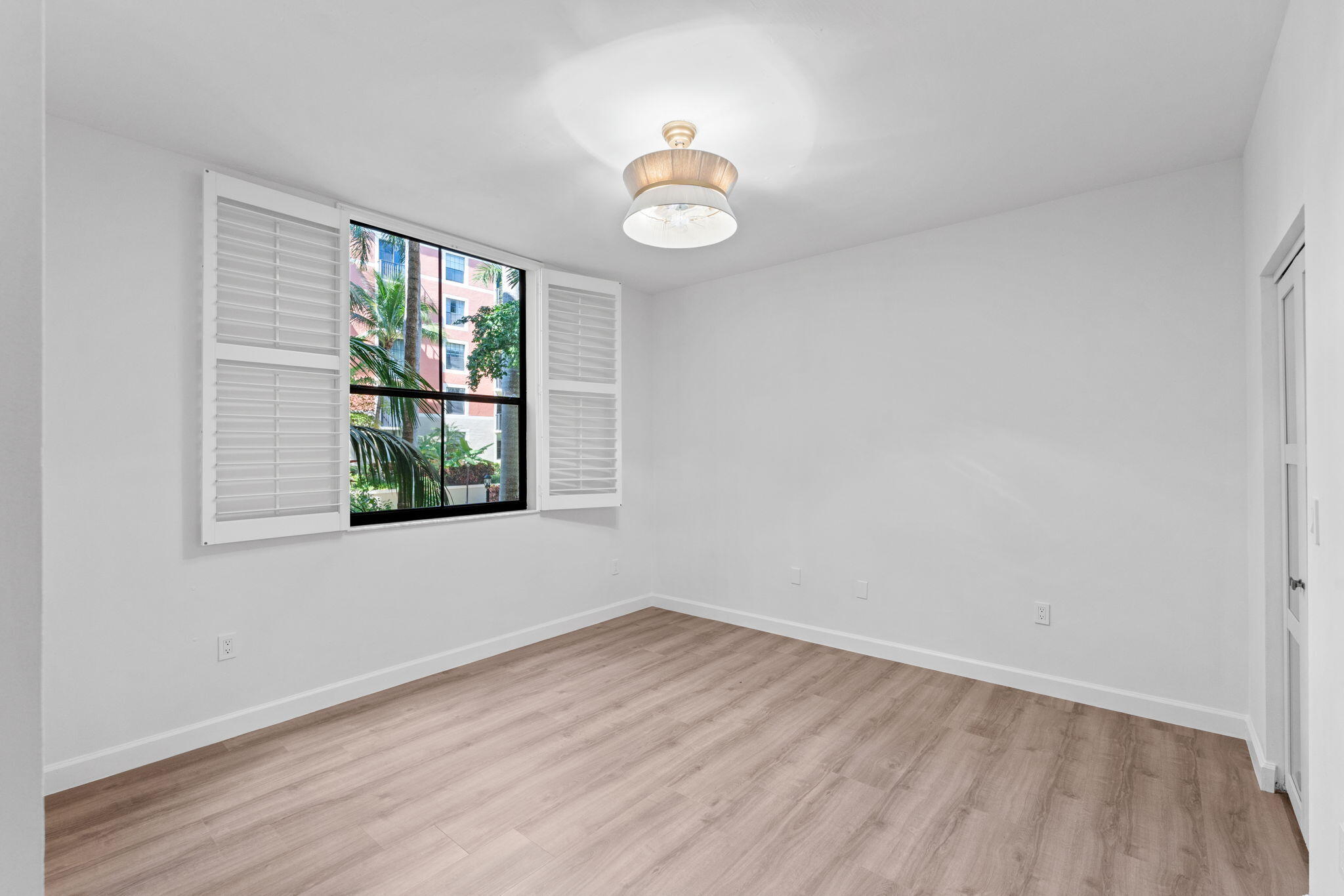 COURTYARDS IN CITYPLACE CONDO - Residential