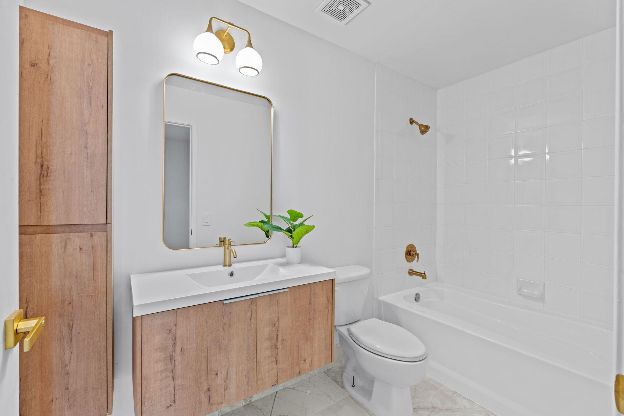 COURTYARDS IN CITYPLACE CONDO - Residential