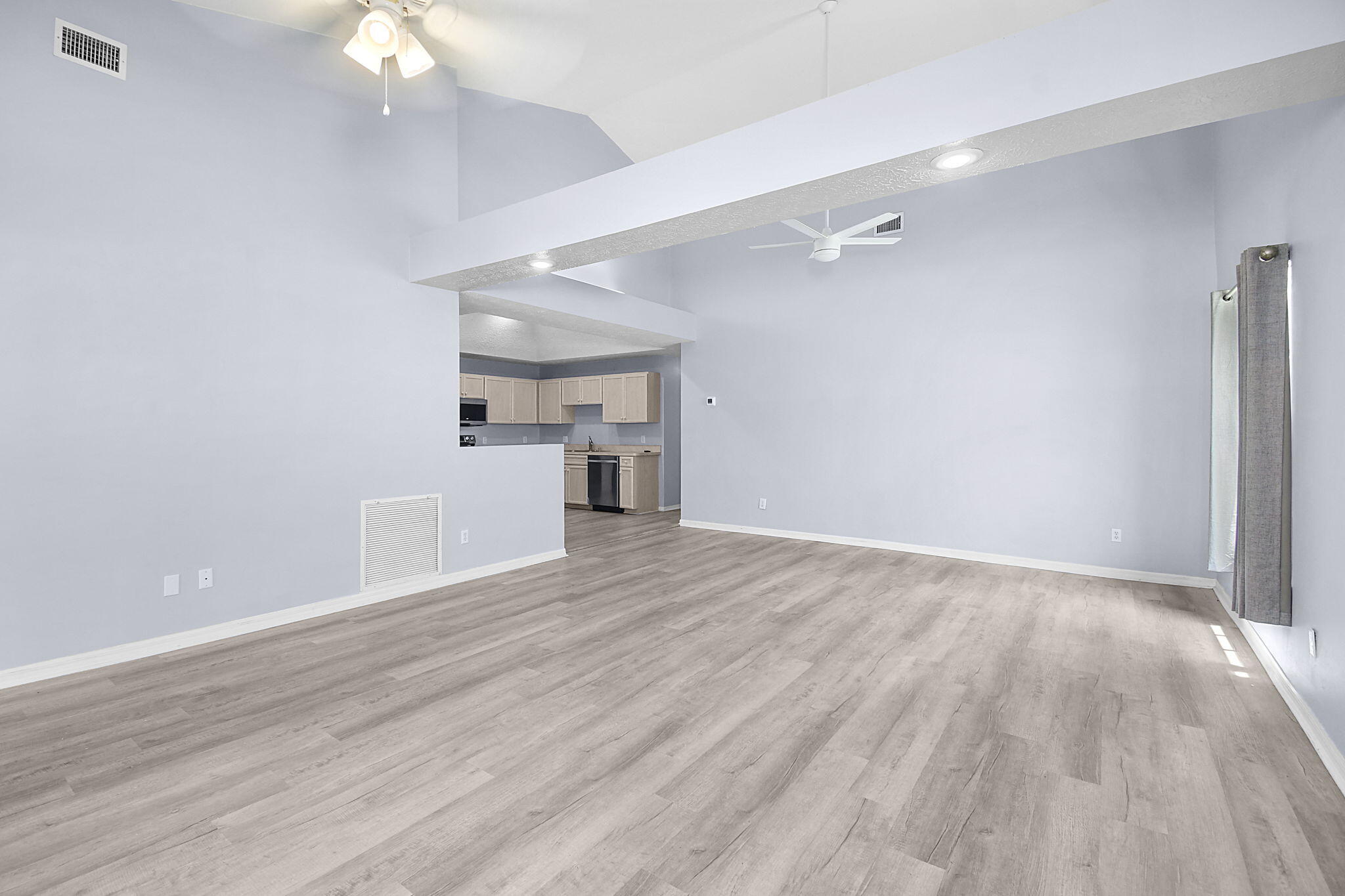 GARDEN VILLAS OF GATOR TRACE UNIT I - Residential Lease