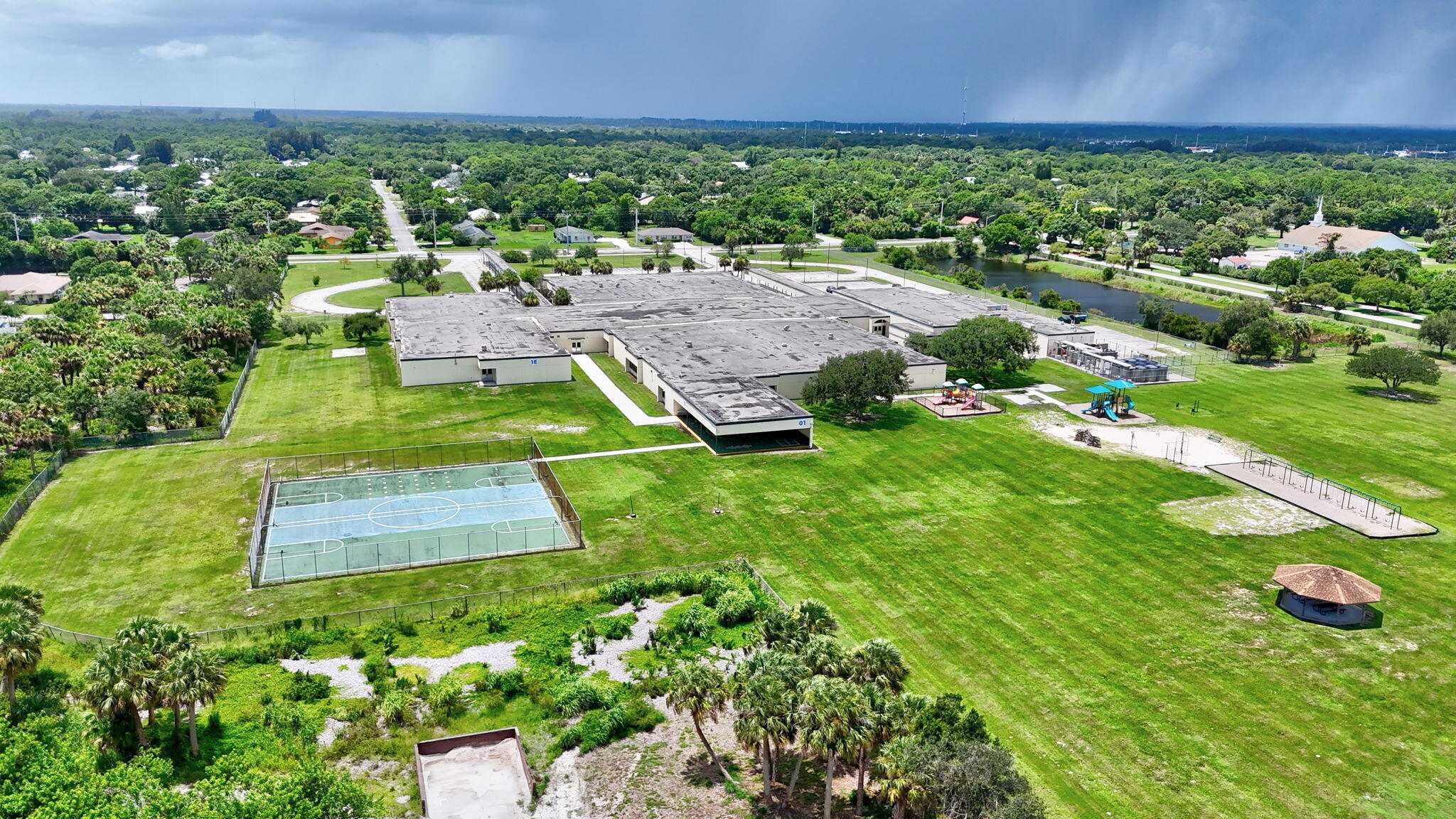GARDEN VILLAS OF GATOR TRACE UNIT I - Residential Lease