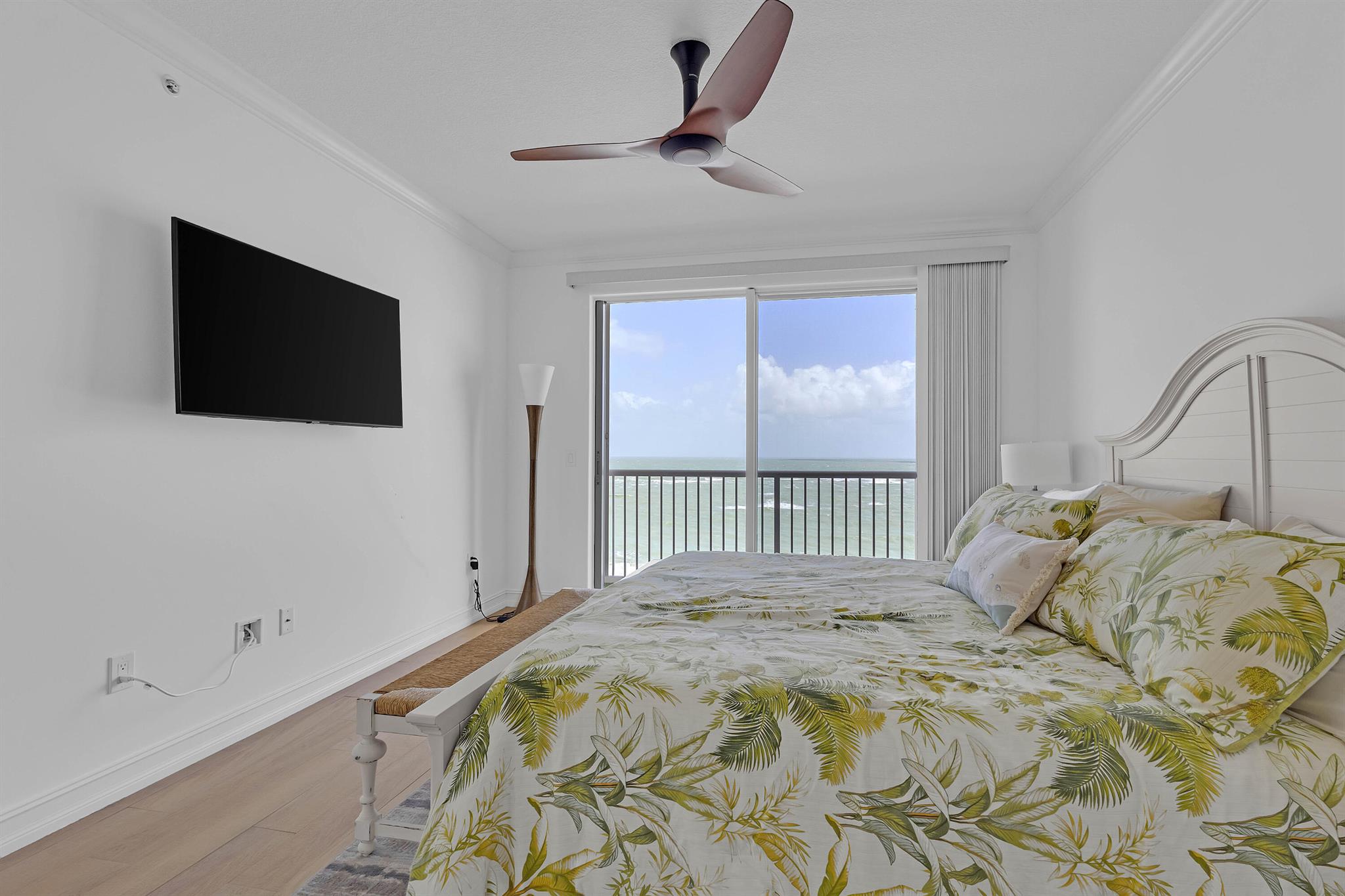 OCEANIQUE OCEANFRONT, A C - Residential