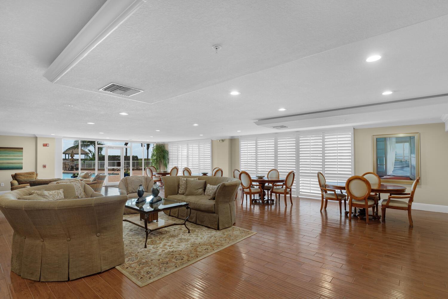 OCEANIQUE OCEANFRONT, A C - Residential