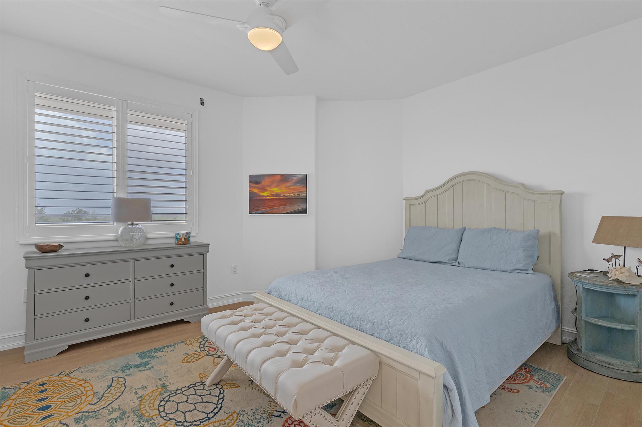 OCEANIQUE OCEANFRONT, A C - Residential