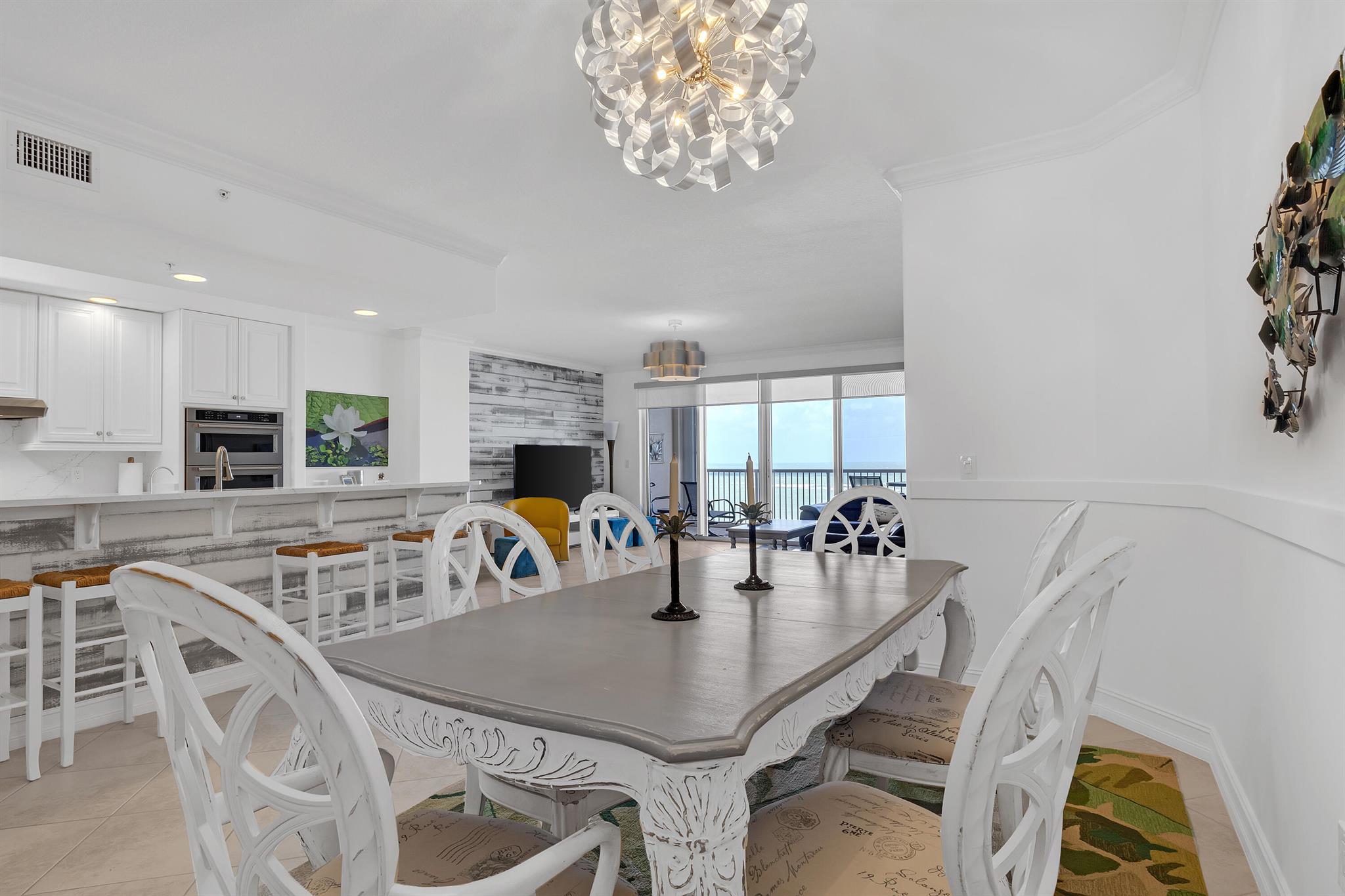 OCEANIQUE OCEANFRONT, A C - Residential