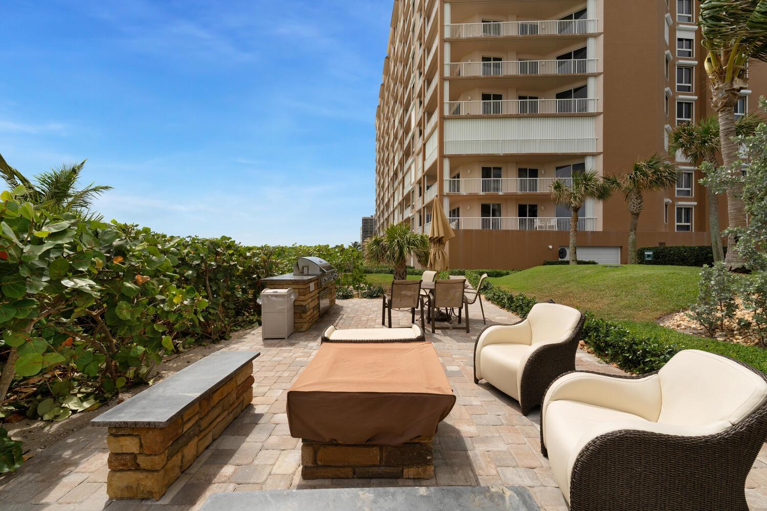 OCEANIQUE OCEANFRONT, A C - Residential