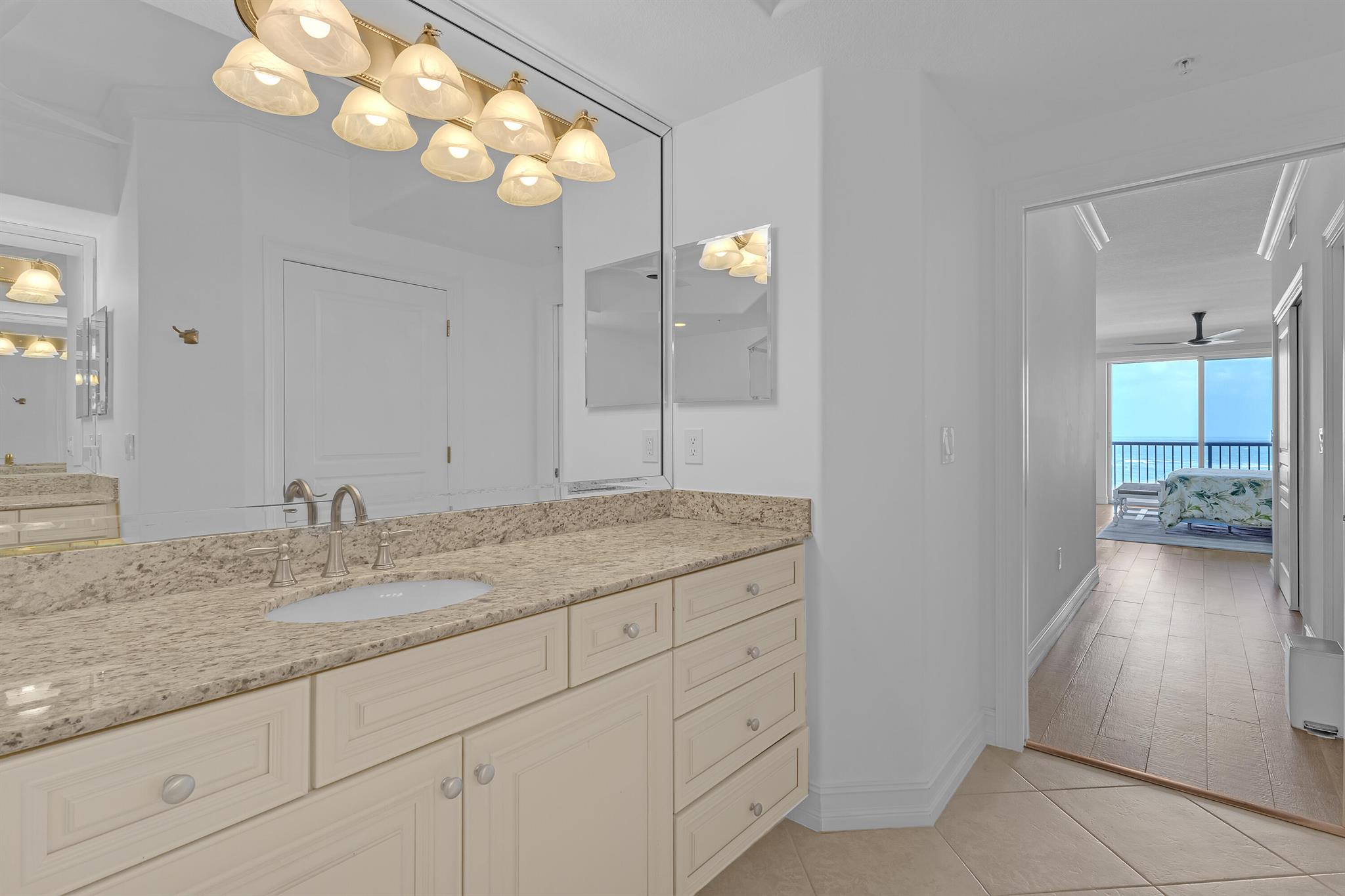 OCEANIQUE OCEANFRONT, A C - Residential