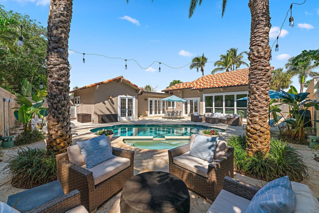 Photo of 105 Rainbow Fish Circle, Jupiter, FL 33477 (MLS # R11061260)