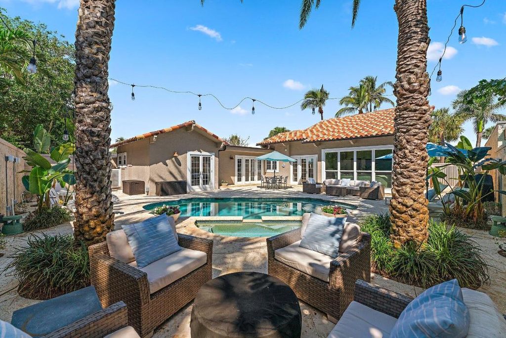 Photo of 105 Rainbow Fish Circle, Jupiter, FL 33477 (MLS # R11061260)