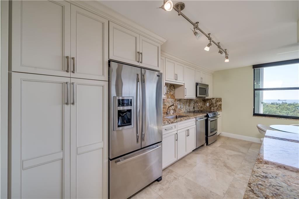 Corinthian Intracoastal - Residential