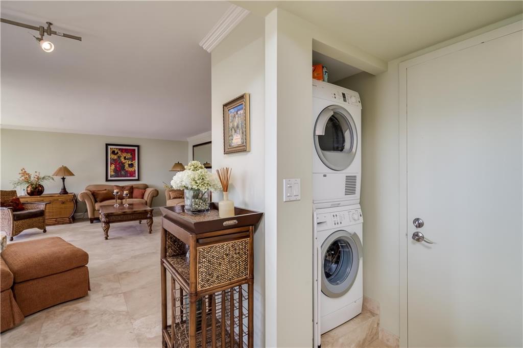 Corinthian Intracoastal - Residential