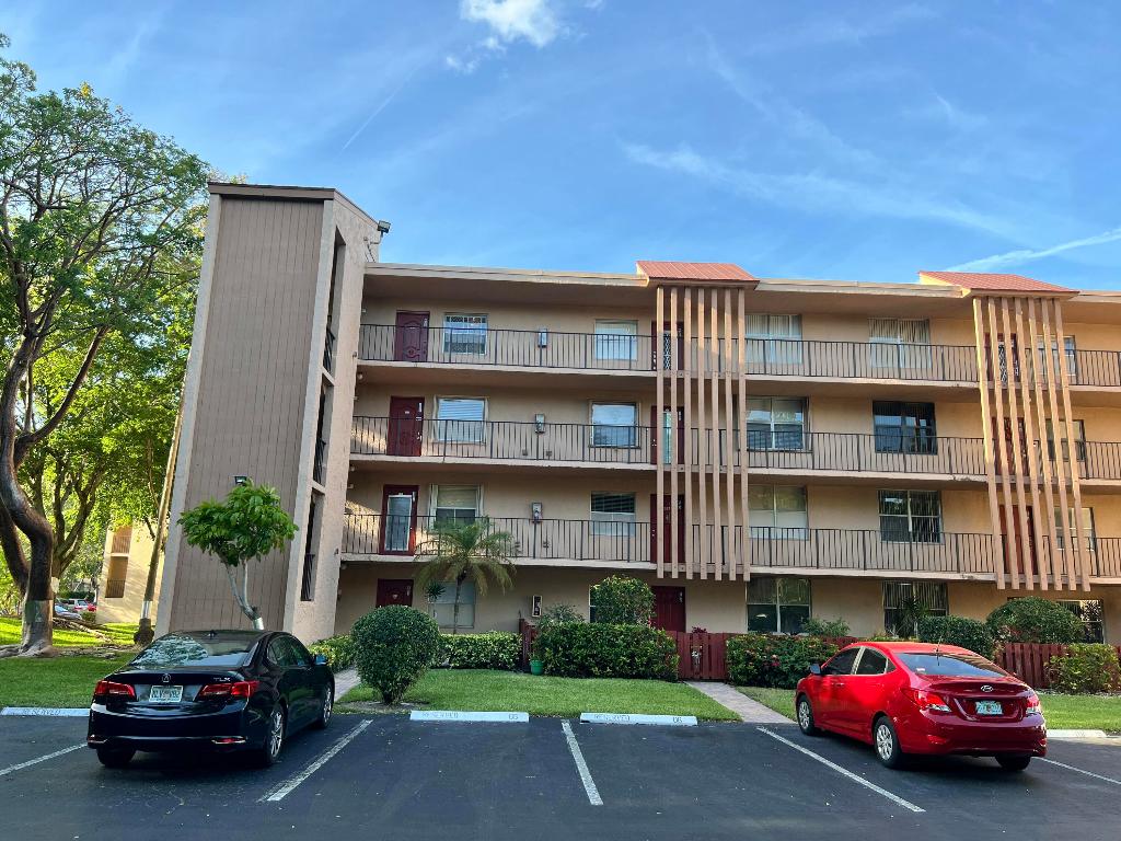 PALM LAKES CONDO - Residential