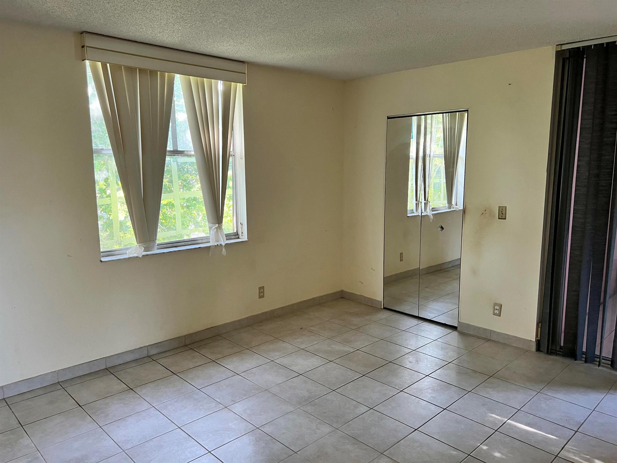 PALM LAKES CONDO - Residential