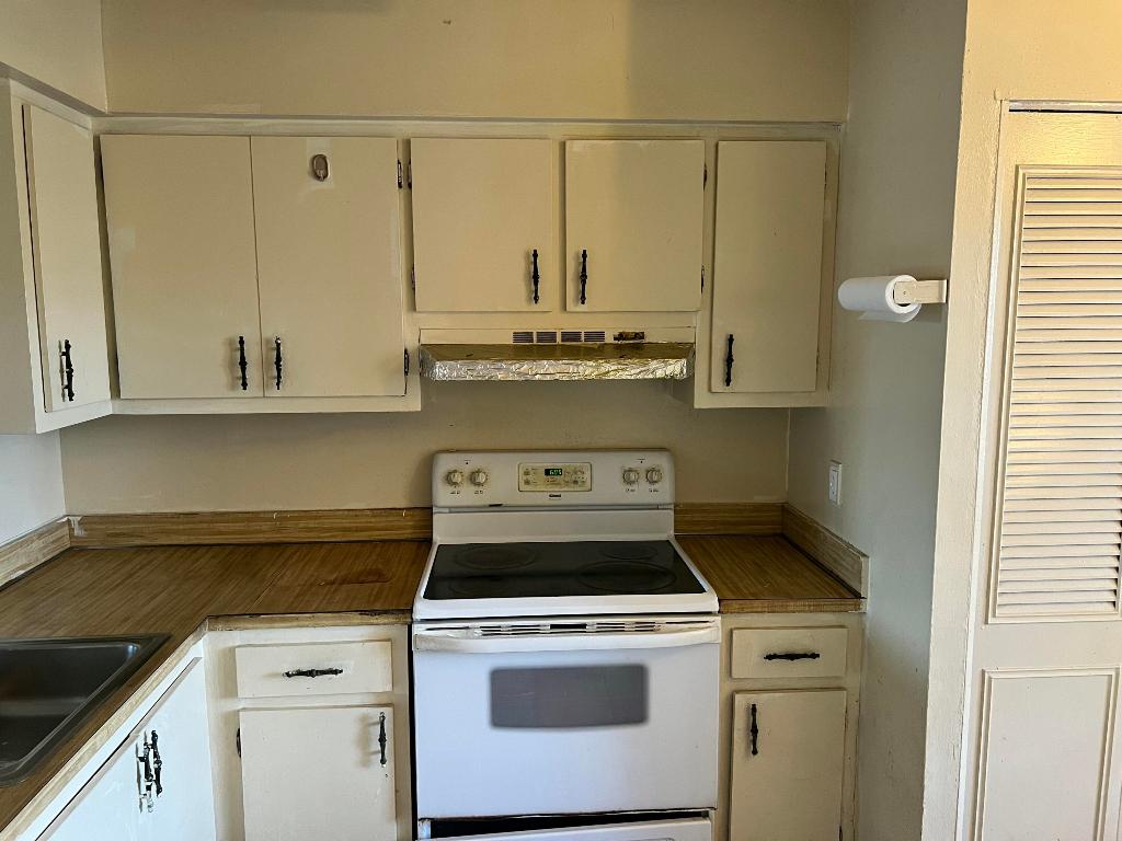 PALM LAKES CONDO - Residential