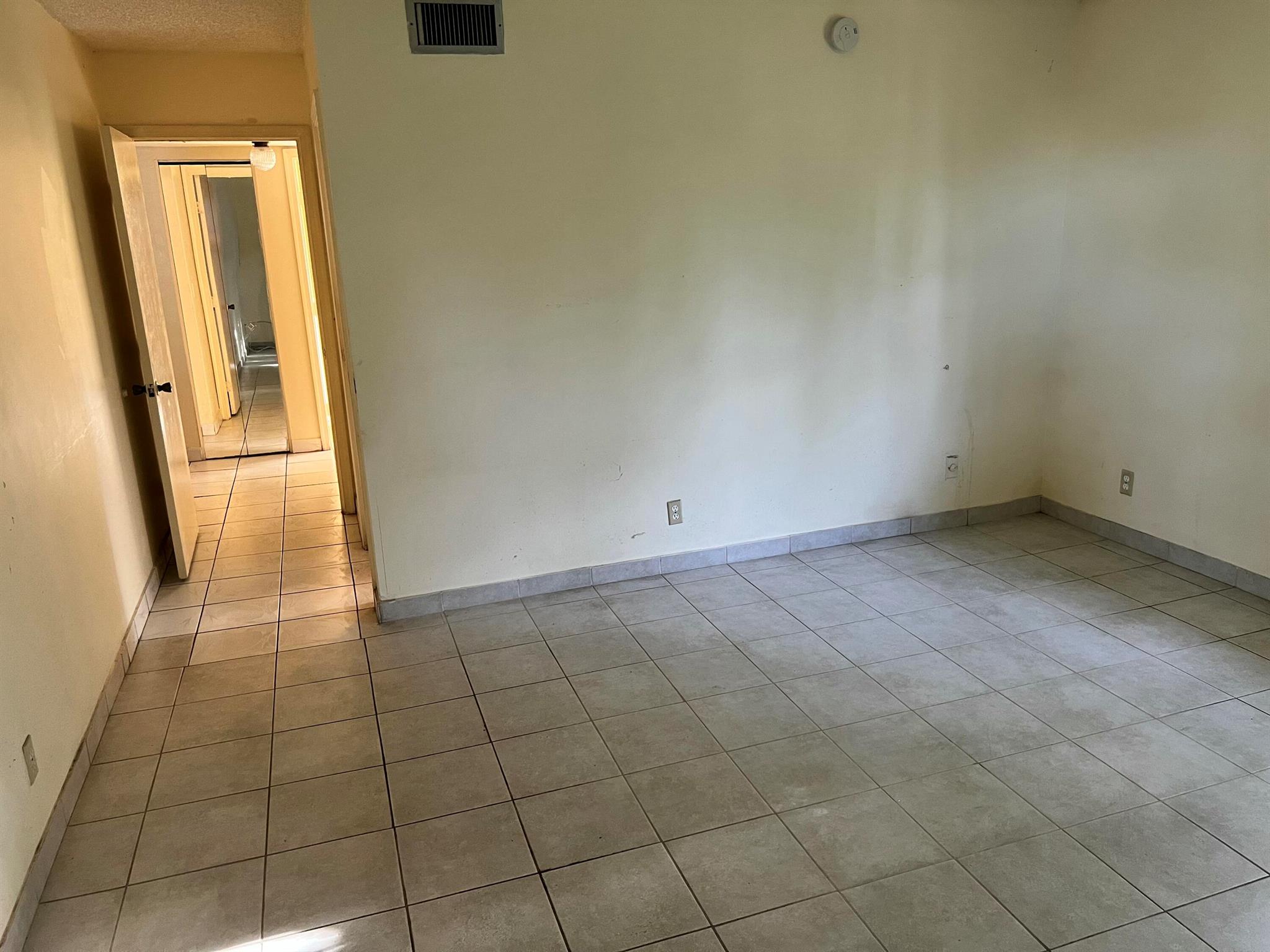 PALM LAKES CONDO - Residential