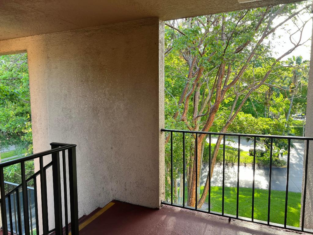 PALM LAKES CONDO - Residential