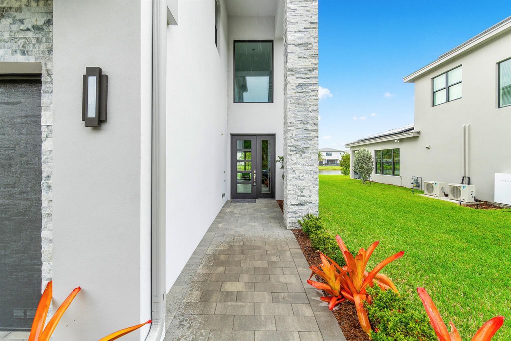 Photo of 8074 Laurel Falls Drive, Boca Raton, FL 33496 (MLS # R10970321)