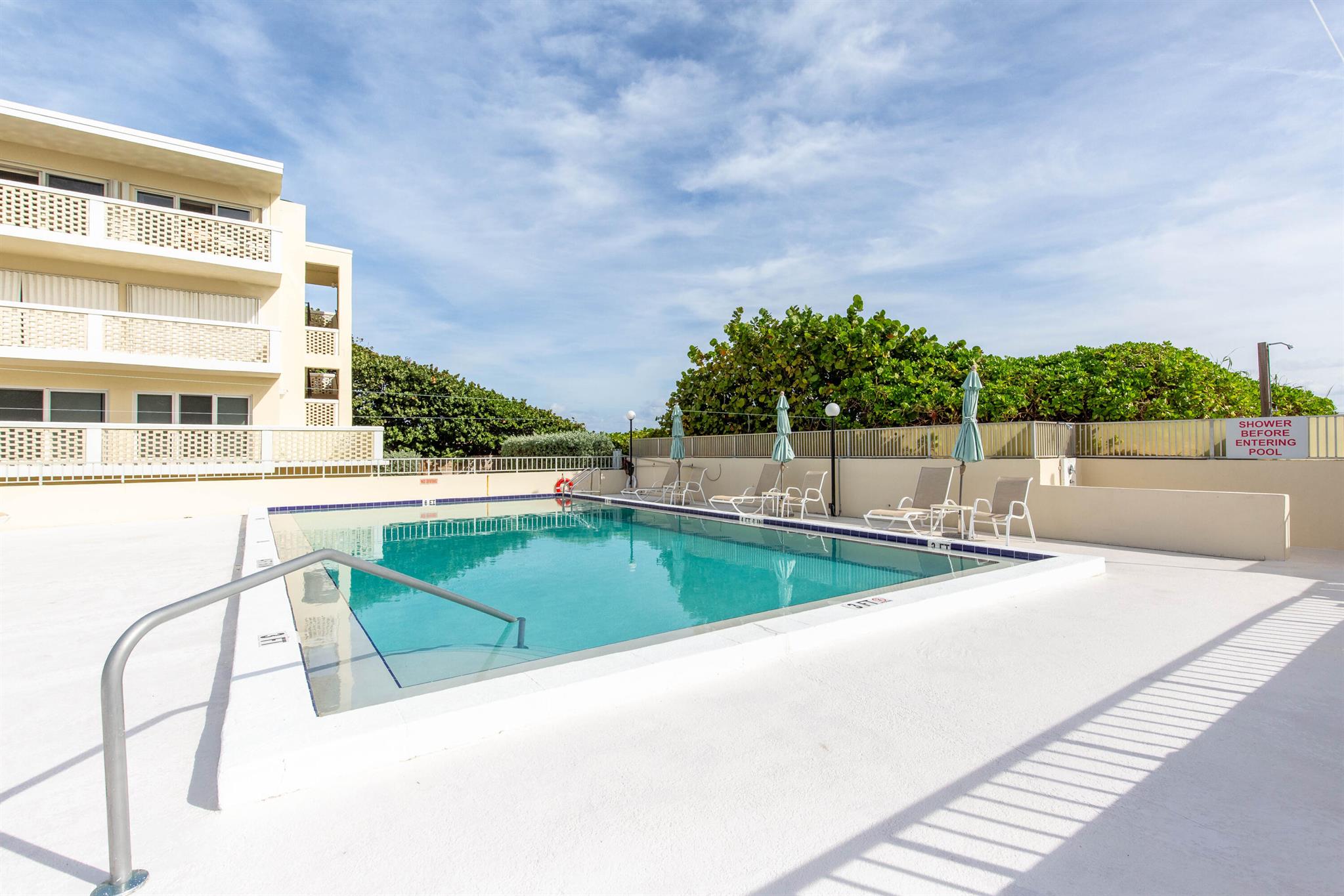 PALM BEACH WHITEHOUSE - Residential Lease