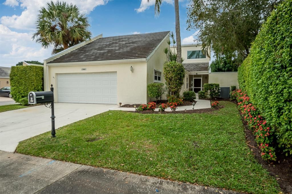 Photo of 17057 Traverse Circle, Jupiter, FL 33477 (MLS # R10858723)