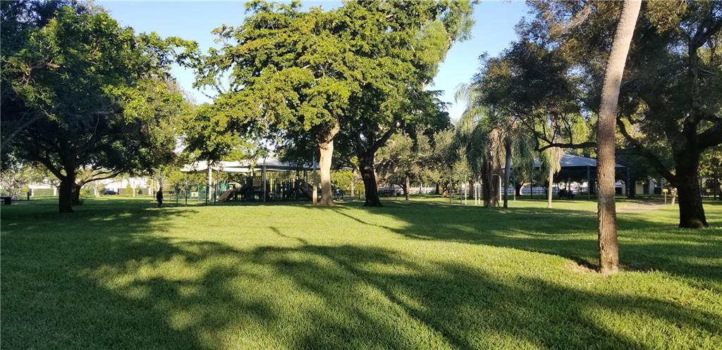 BEVERLY HILLS - Residential