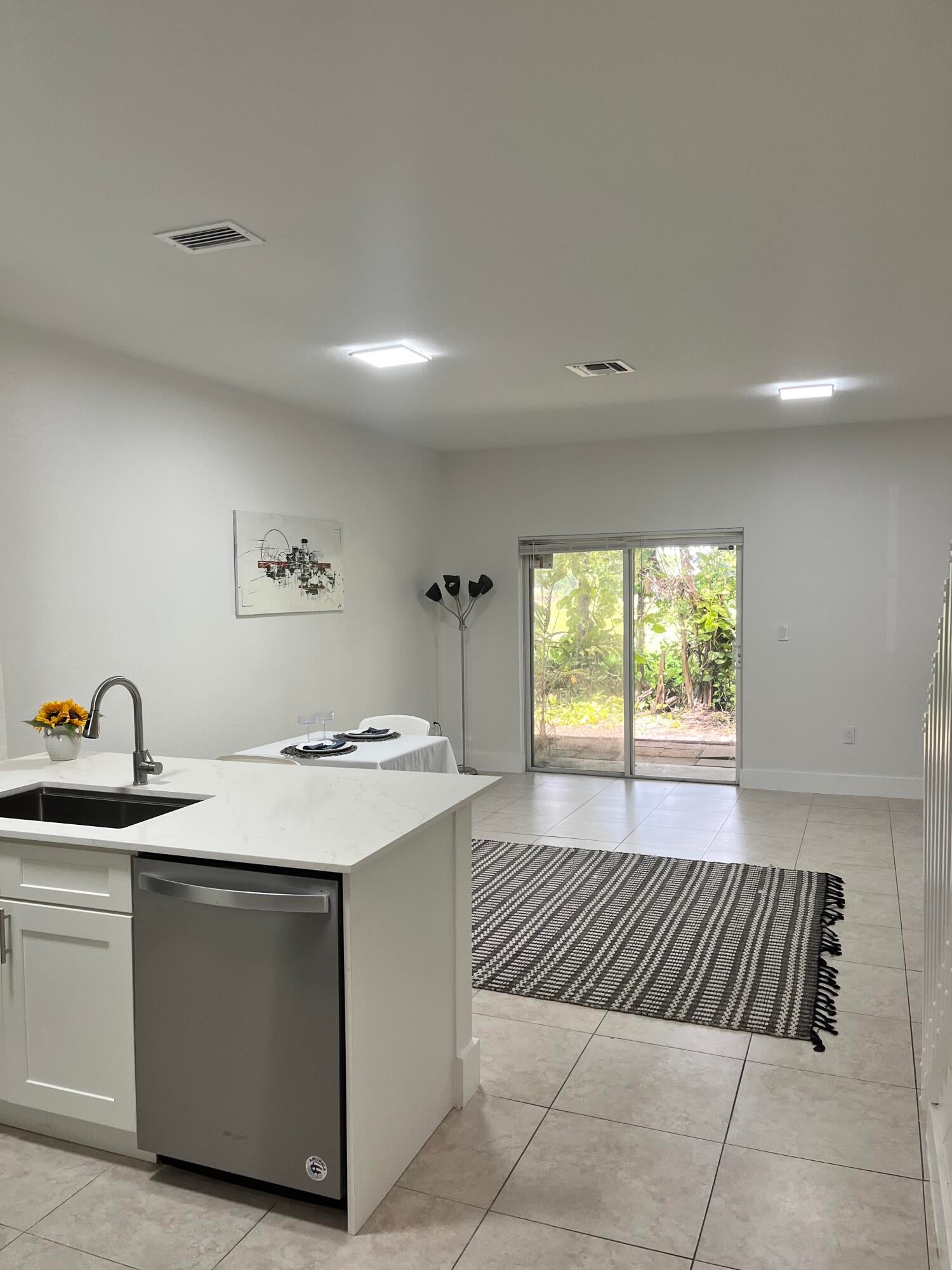 4414 WOODLAND Circle