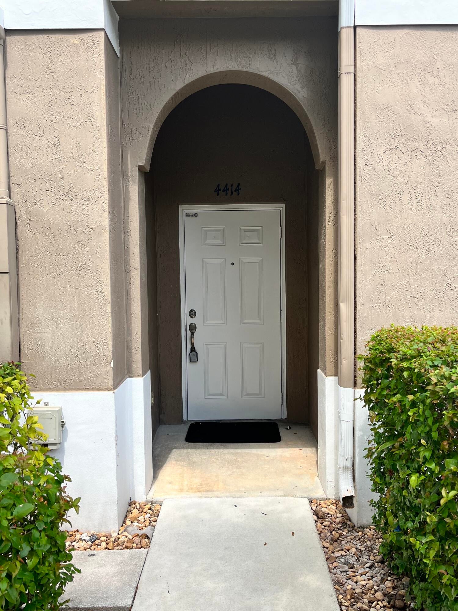 4414 WOODLAND Circle