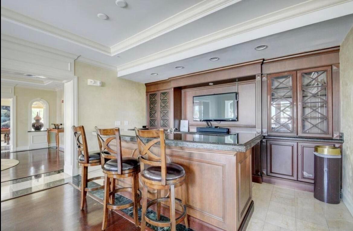 MOORINGS AT LANTANA CONDO - Residential Lease