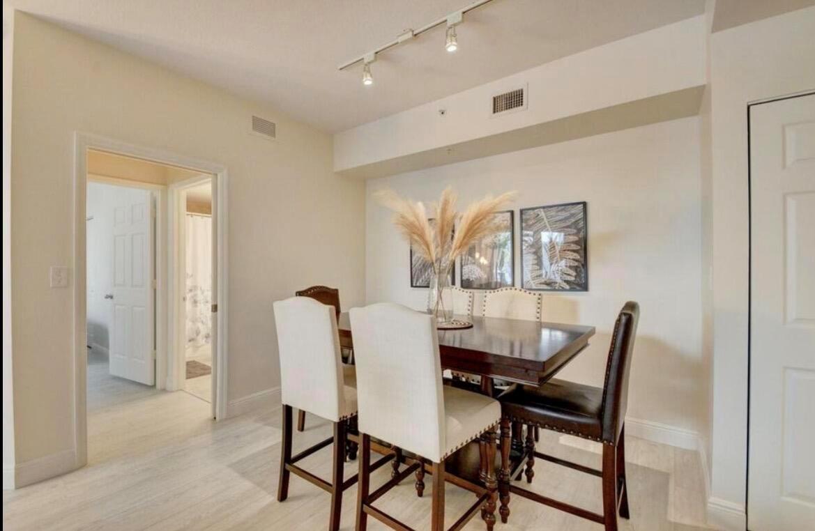 MOORINGS AT LANTANA CONDO - Residential Lease