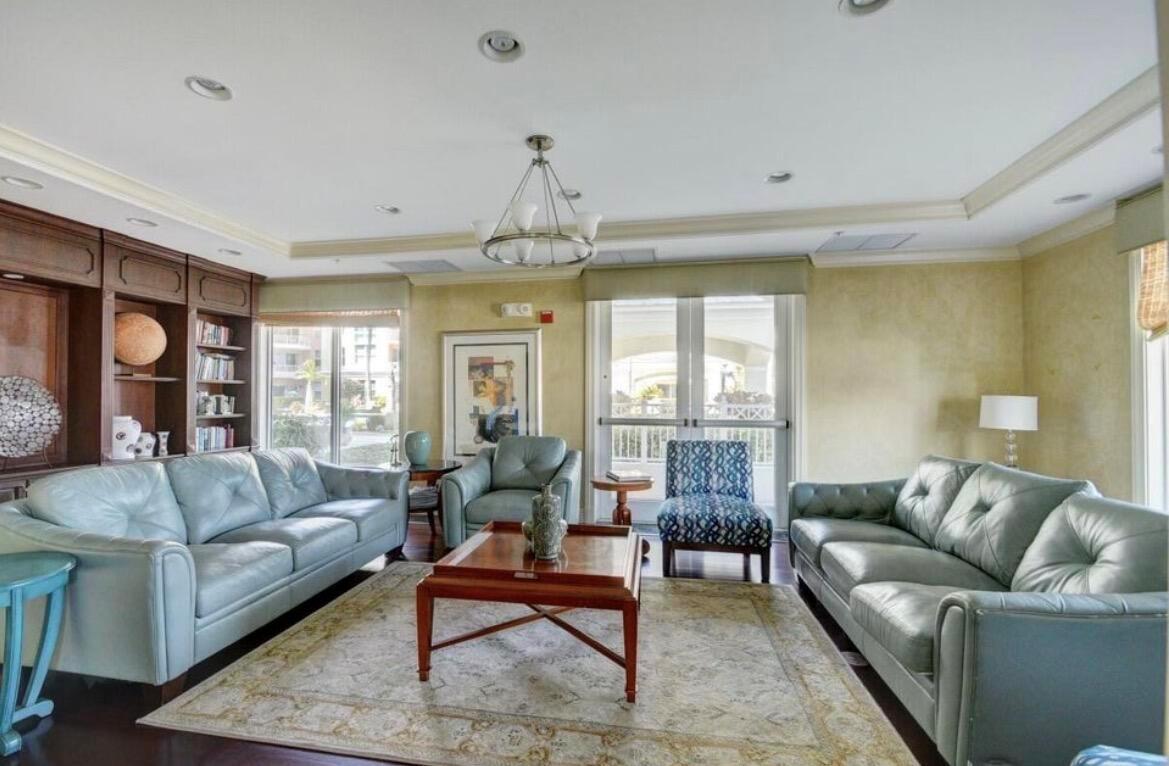 MOORINGS AT LANTANA CONDO - Residential Lease