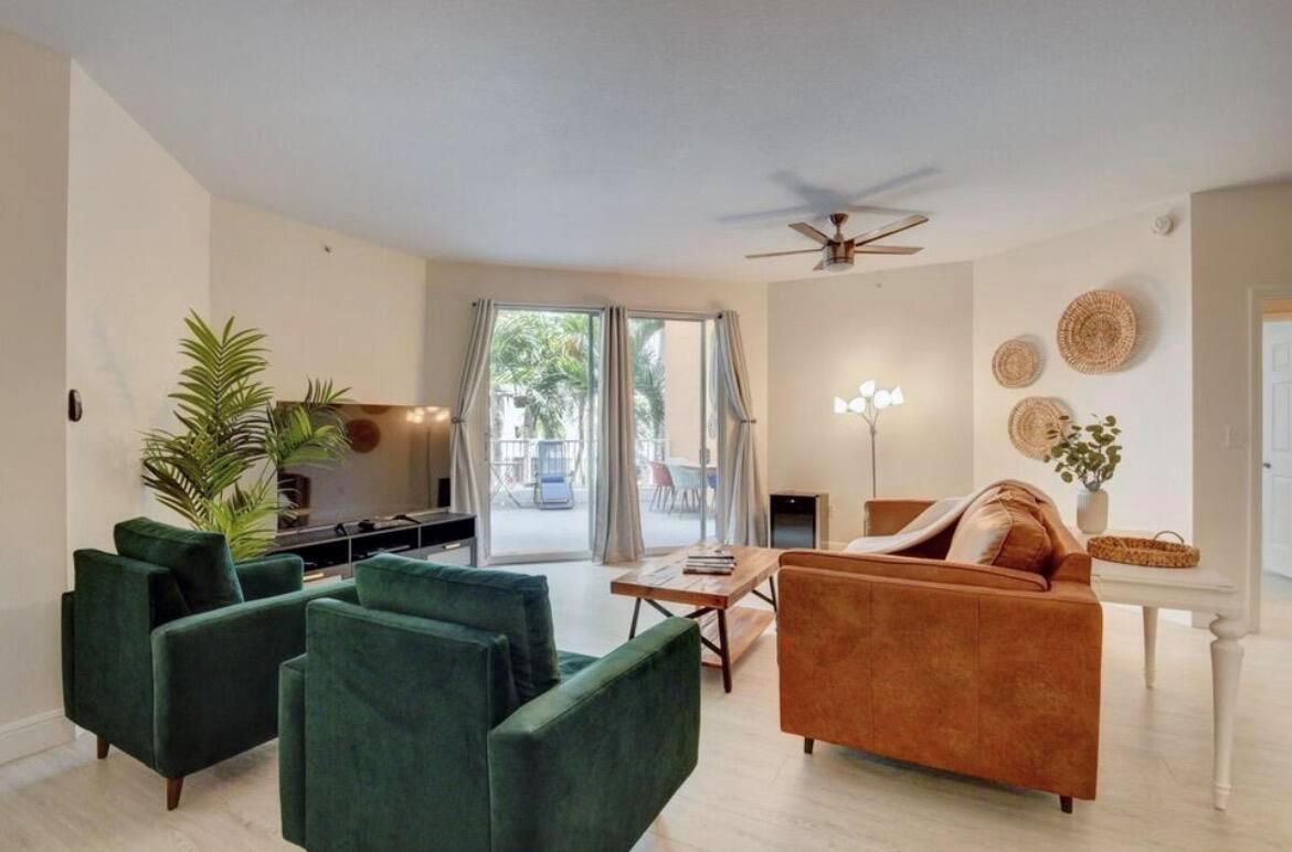 MOORINGS AT LANTANA CONDO - Residential Lease