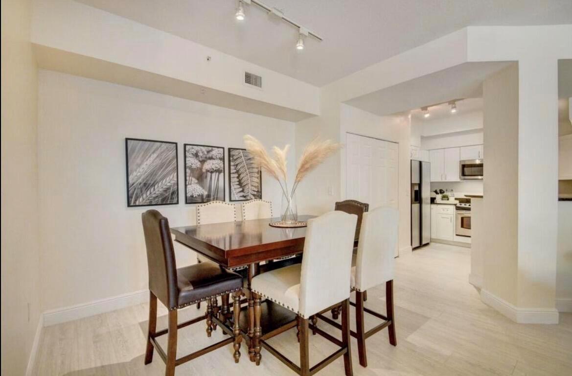 MOORINGS AT LANTANA CONDO - Residential Lease