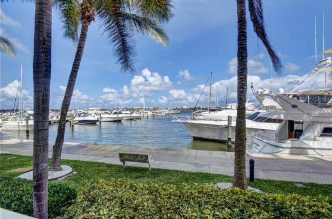 MOORINGS AT LANTANA CONDO 1 - Residential Lease