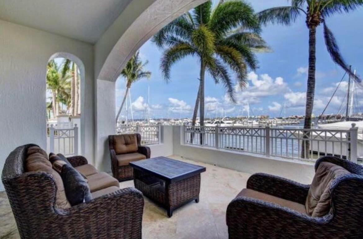 MOORINGS AT LANTANA CONDO - Residential Lease